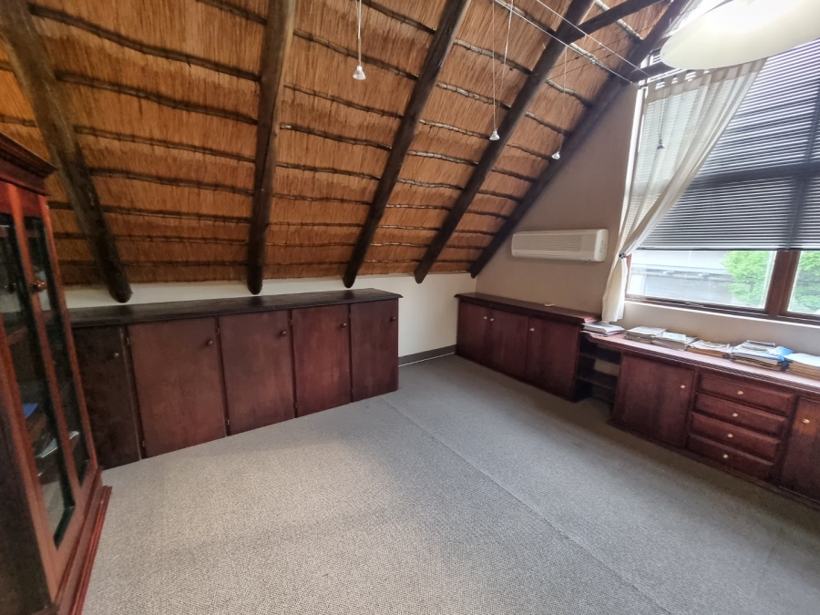 5 Bedroom Property for Sale in Eureka Free State